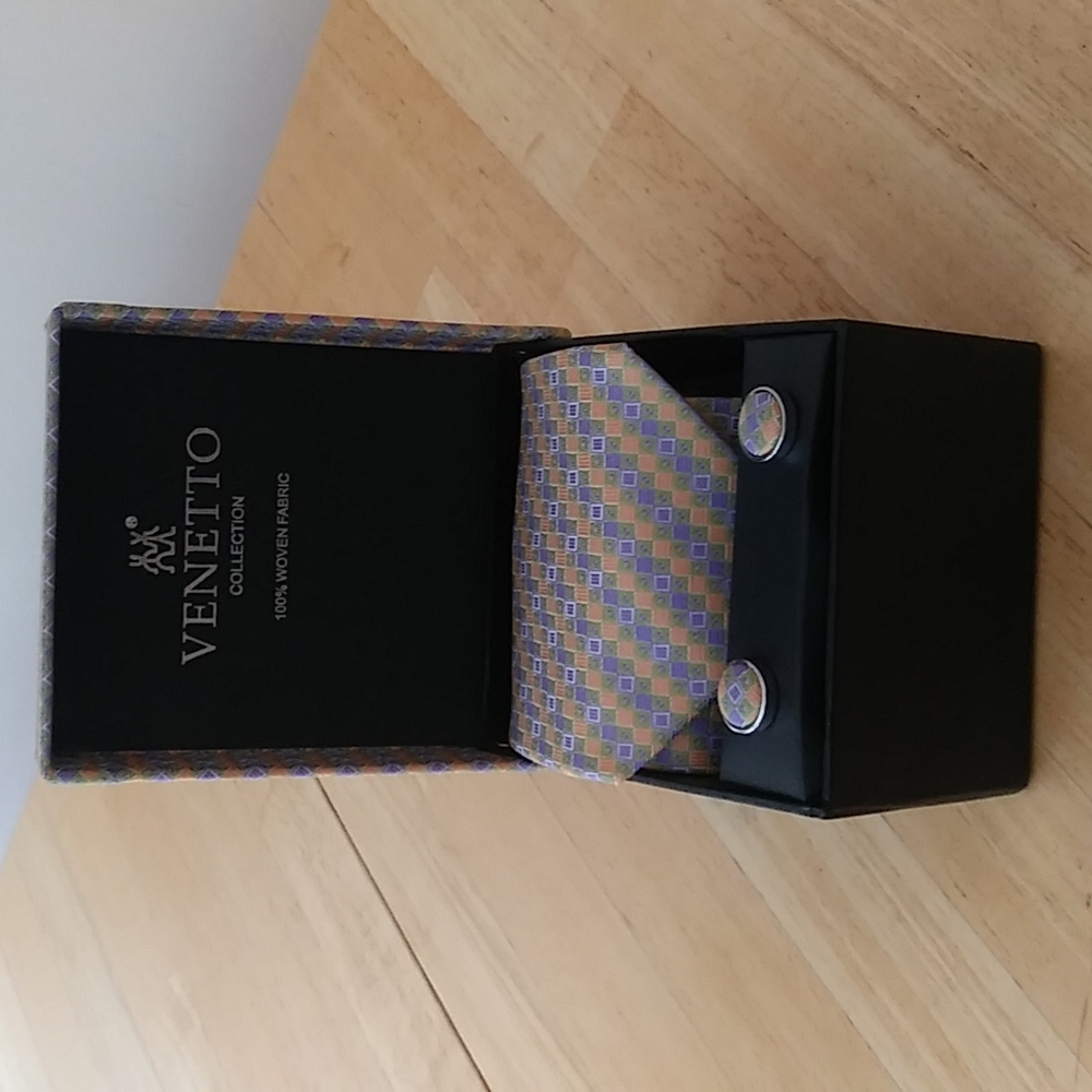 Venetto matching tie, pocket square, and cuff link
